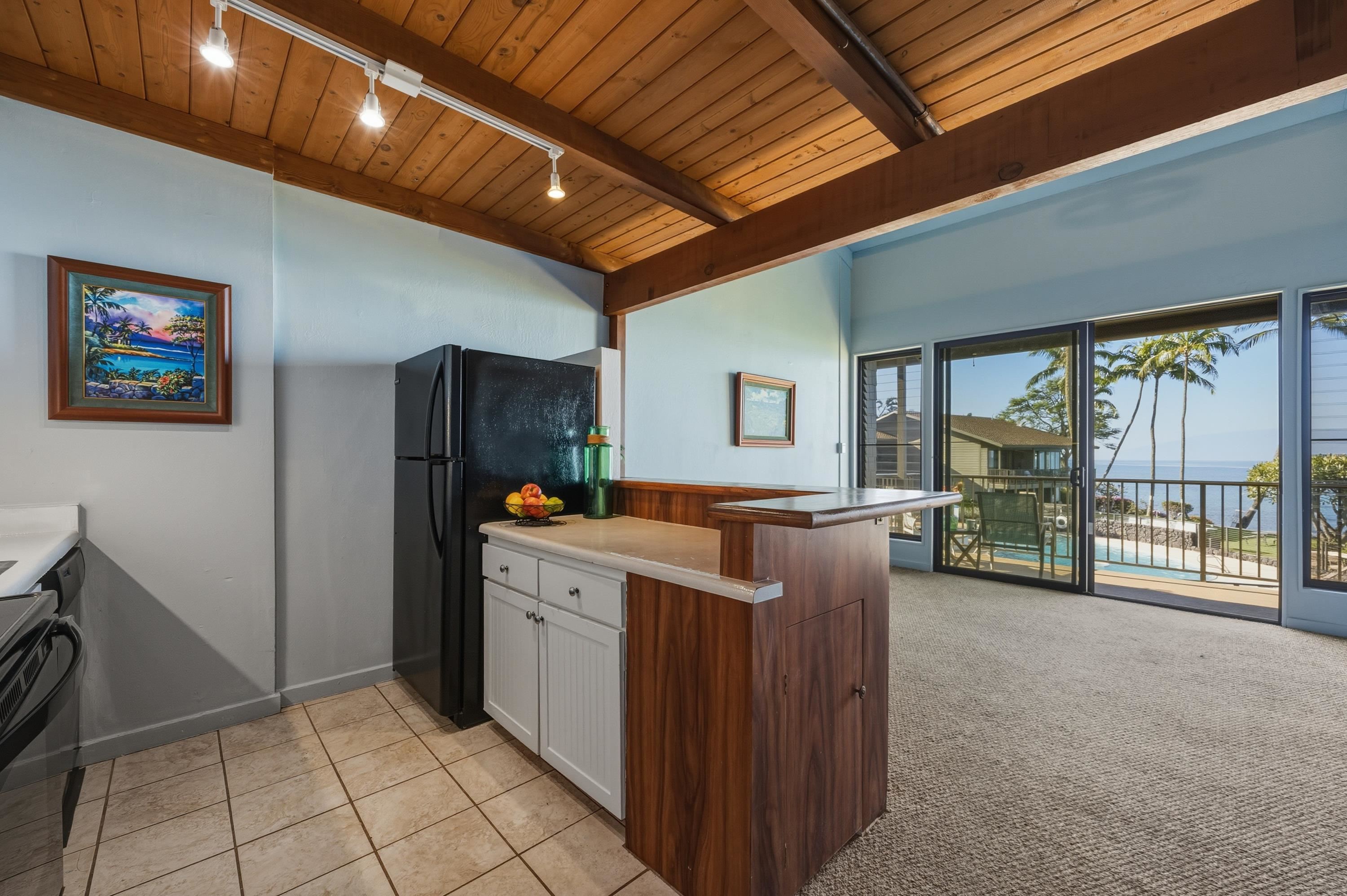 Polynesian Shores condo # 206, Lahaina, Hawaii - photo 8 of 38