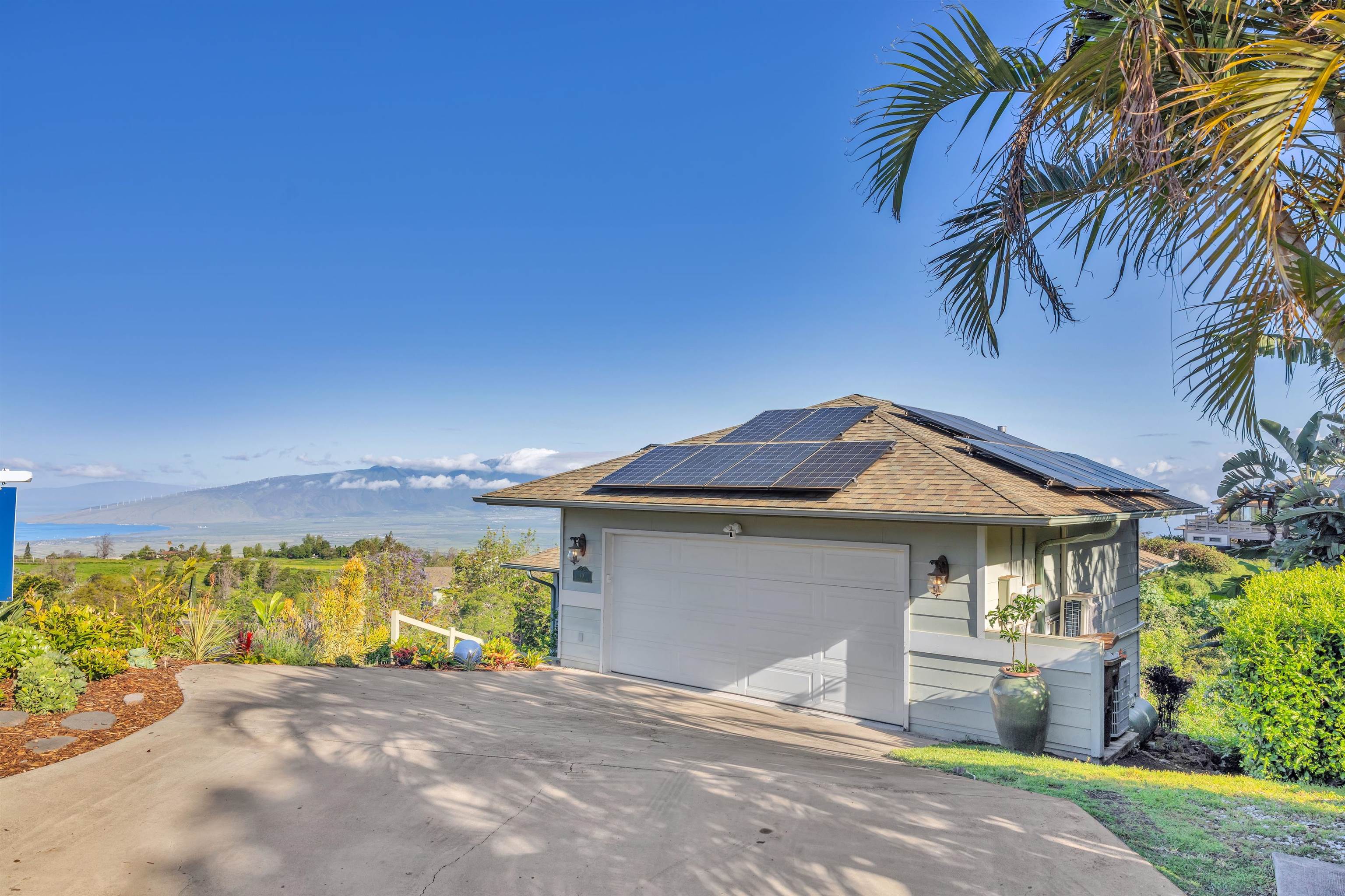 40  Kapalulu Pl , Kula/Ulupalakua/Kanaio home - photo 3 of 49