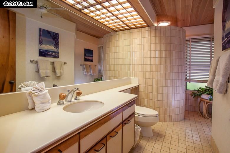 Wailea Point I II III condo # 1103, Kihei, Hawaii - photo 9 of 21