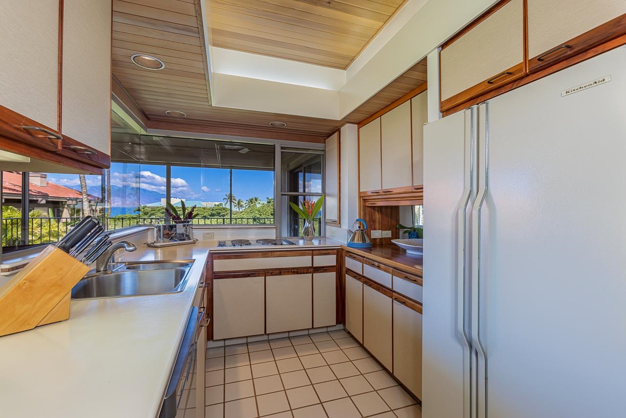 Wailea Point I II III condo # 1904, Kihei, Hawaii - photo 9 of 50