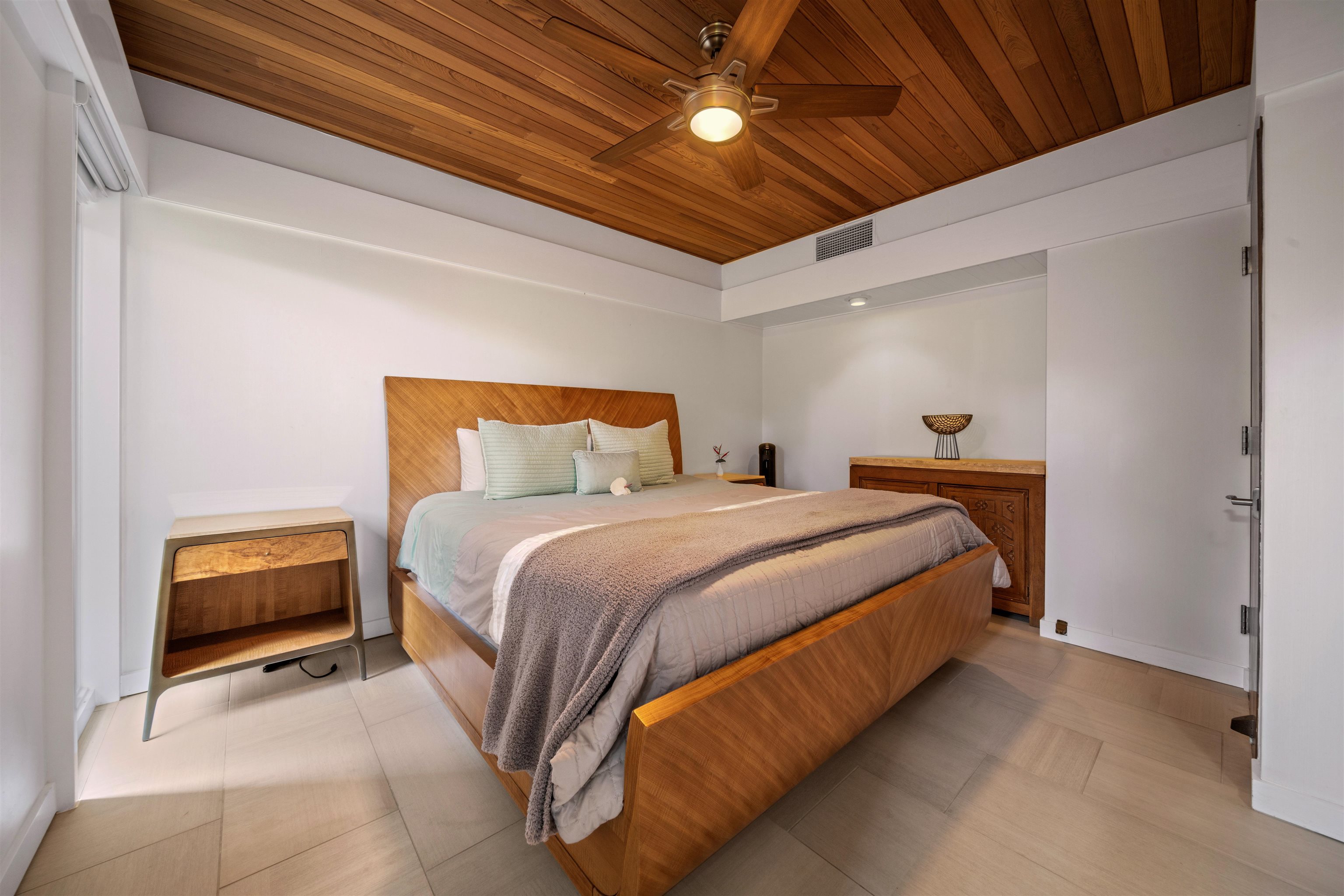 Wailea Point I II III condo # 2003, Kihei, Hawaii - photo 17 of 28