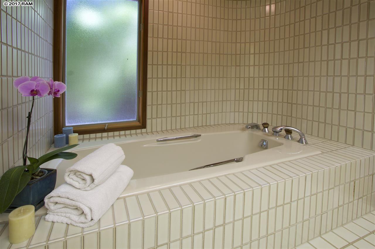 Wailea Point I II III condo # 2601, Kihei, Hawaii - photo 17 of 30