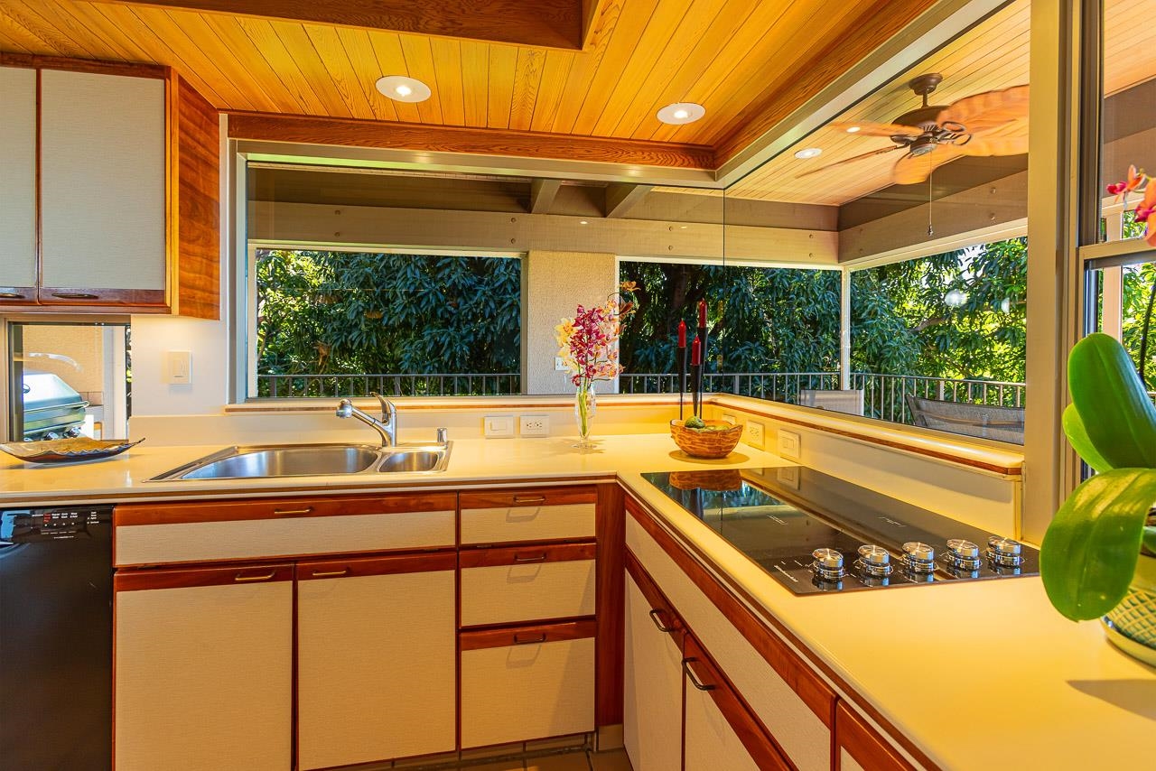 Wailea Point I II III condo # 3404, Kihei, Hawaii - photo 15 of 48