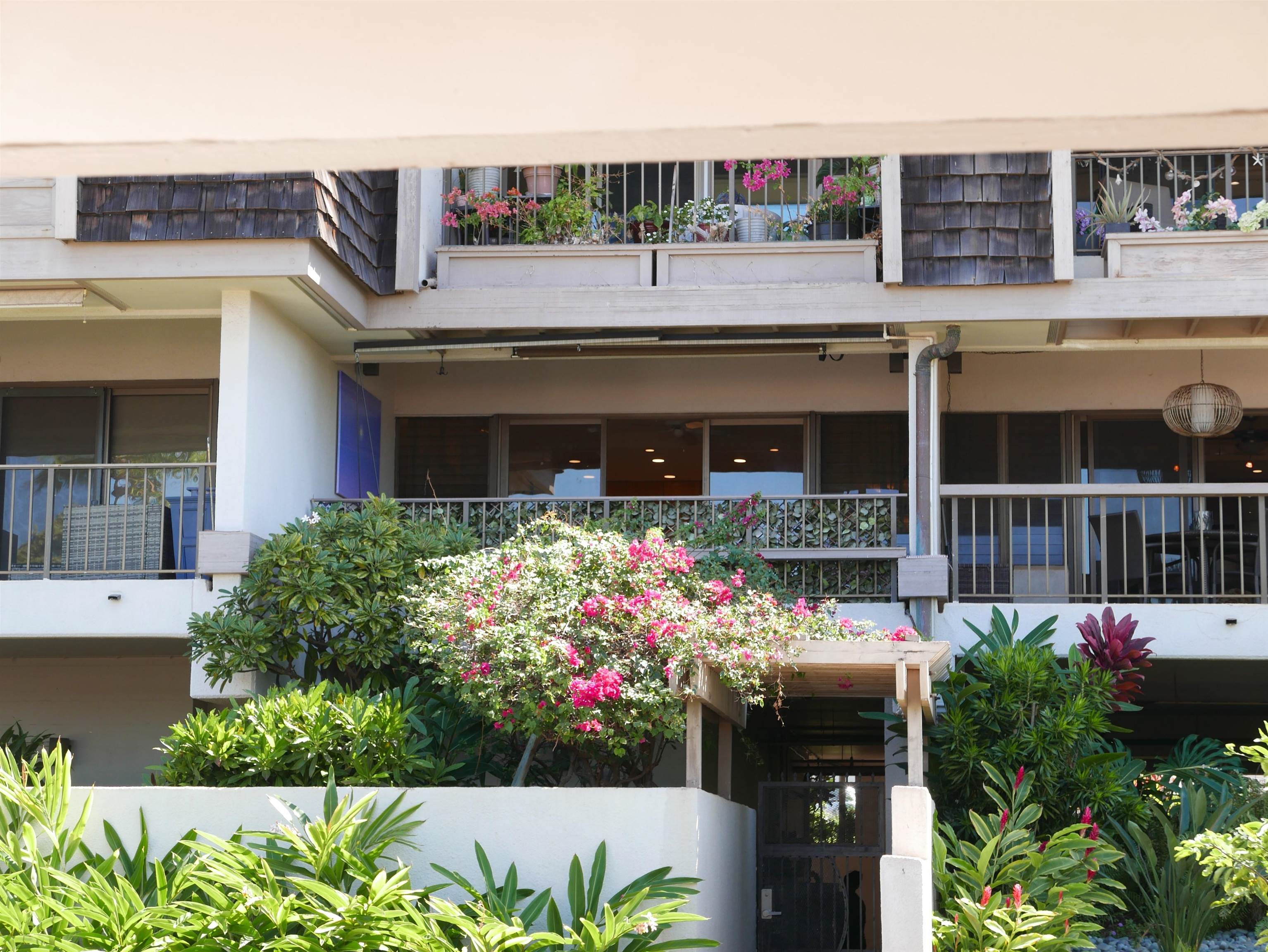 Mahinahina Beach condo # 114, Lahaina, Hawaii - photo 25 of 38