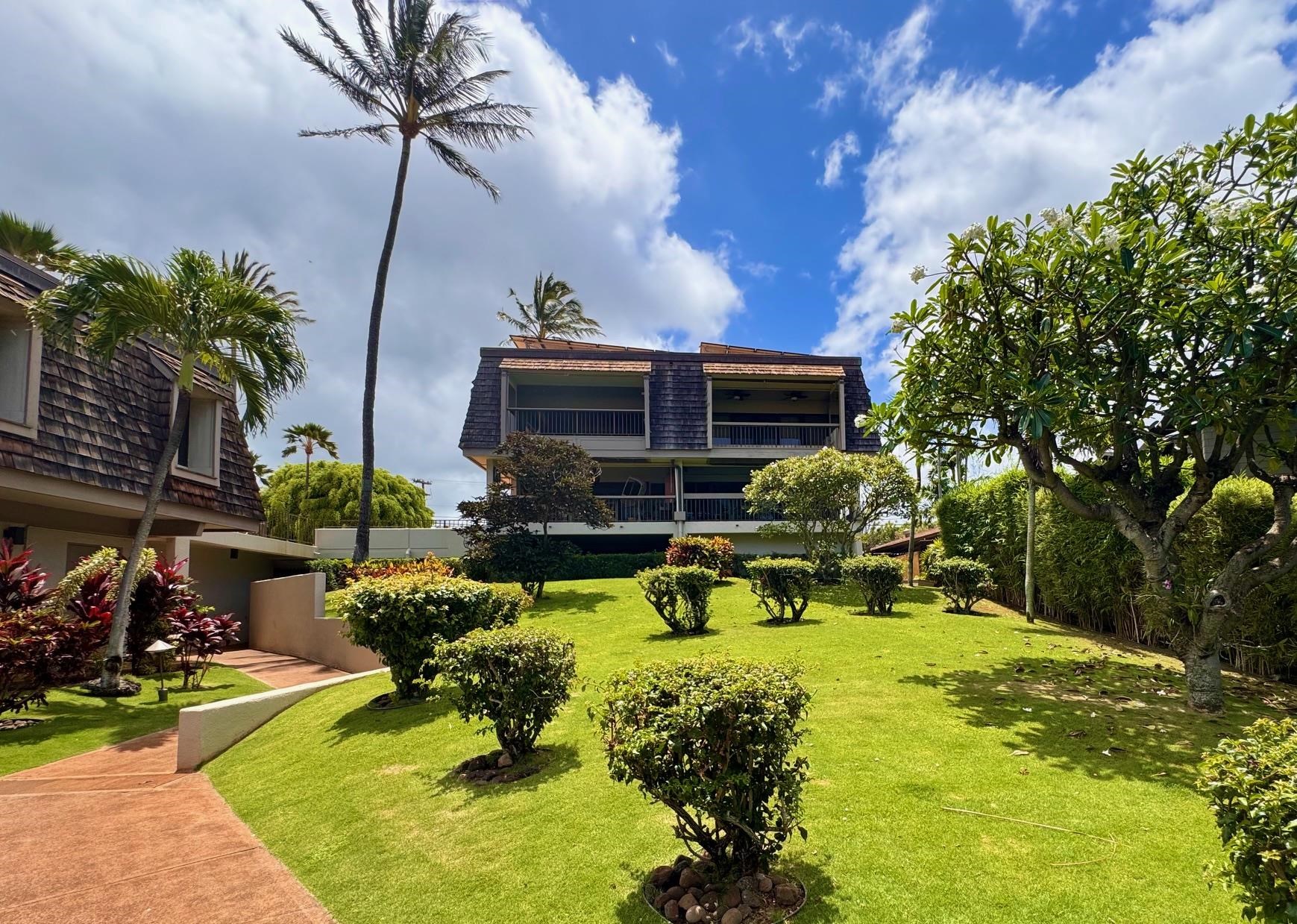 Mahinahina Beach condo # 212, Lahaina, Hawaii - photo 34 of 47