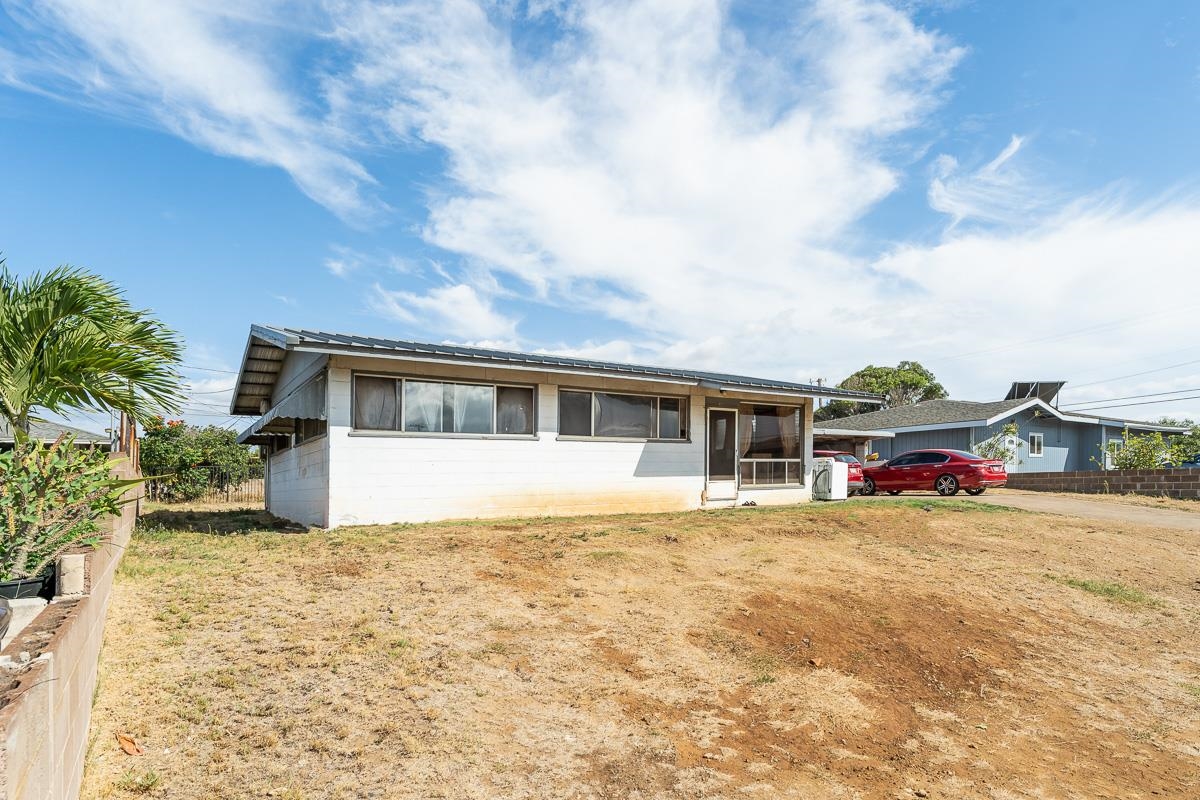 401  Kamehameha Ave , Kahului home - photo 3 of 25