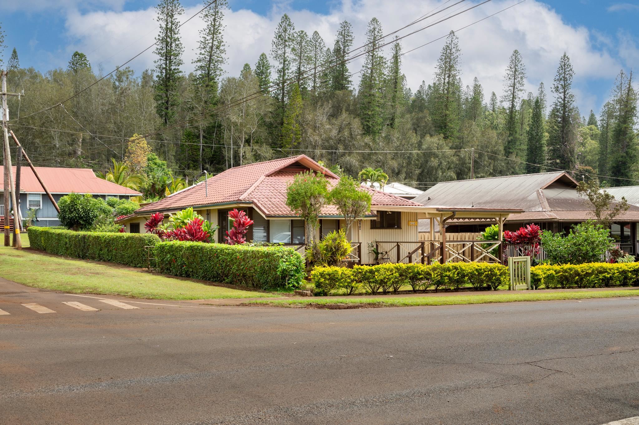 404  Fourth St , Lanai home - photo 2 of 37