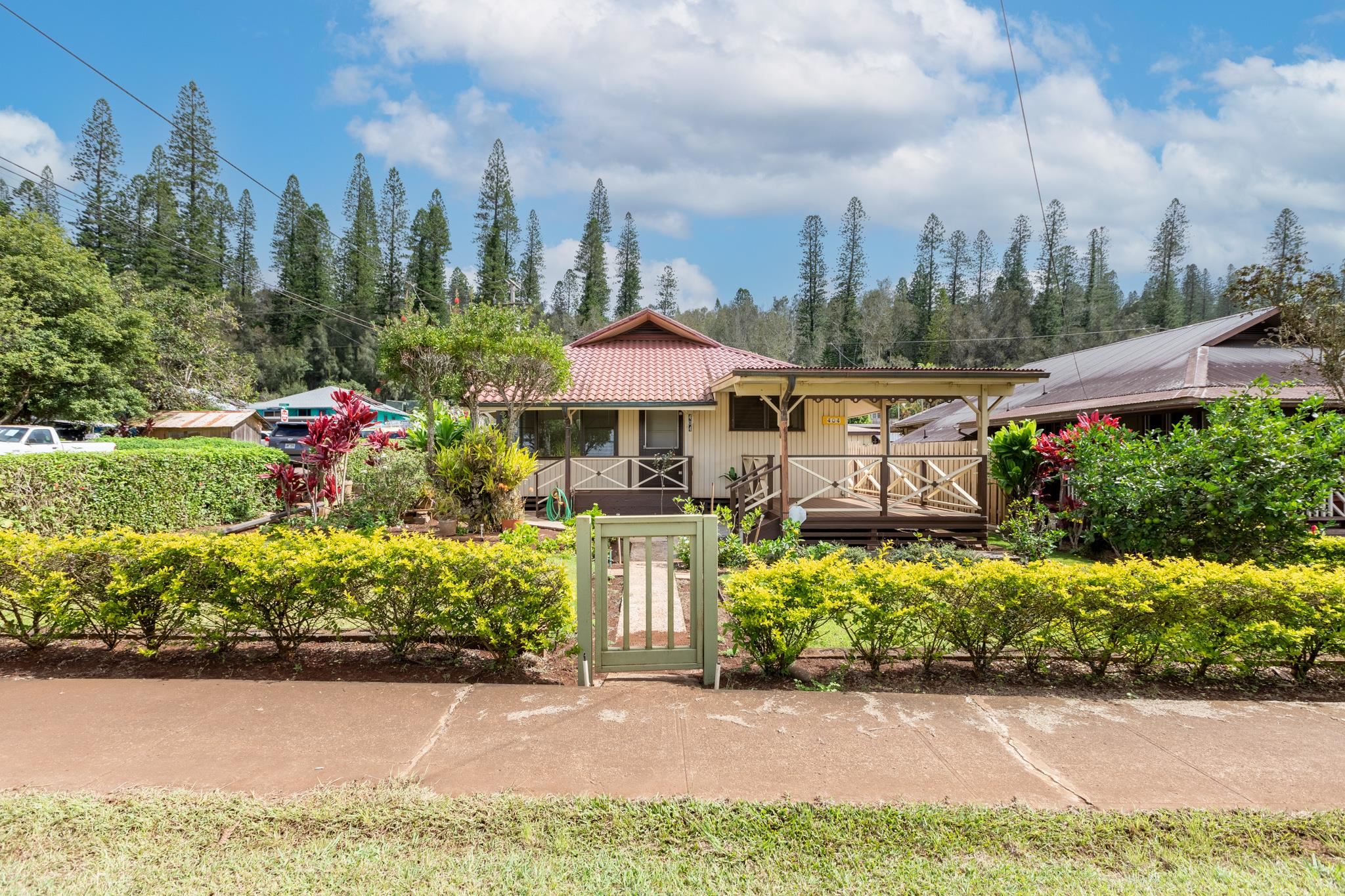 404  Fourth St , Lanai home - photo 6 of 37