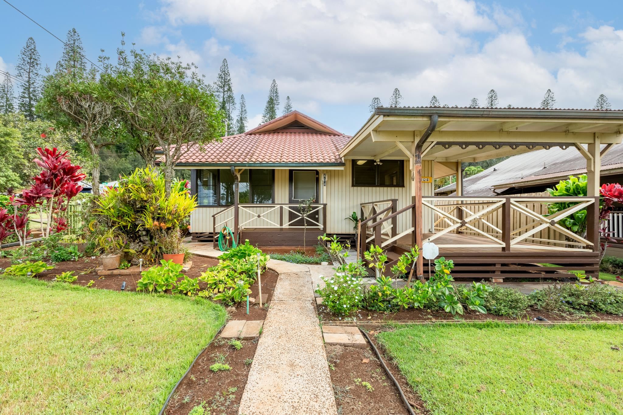 404  Fourth St , Lanai home - photo 9 of 37