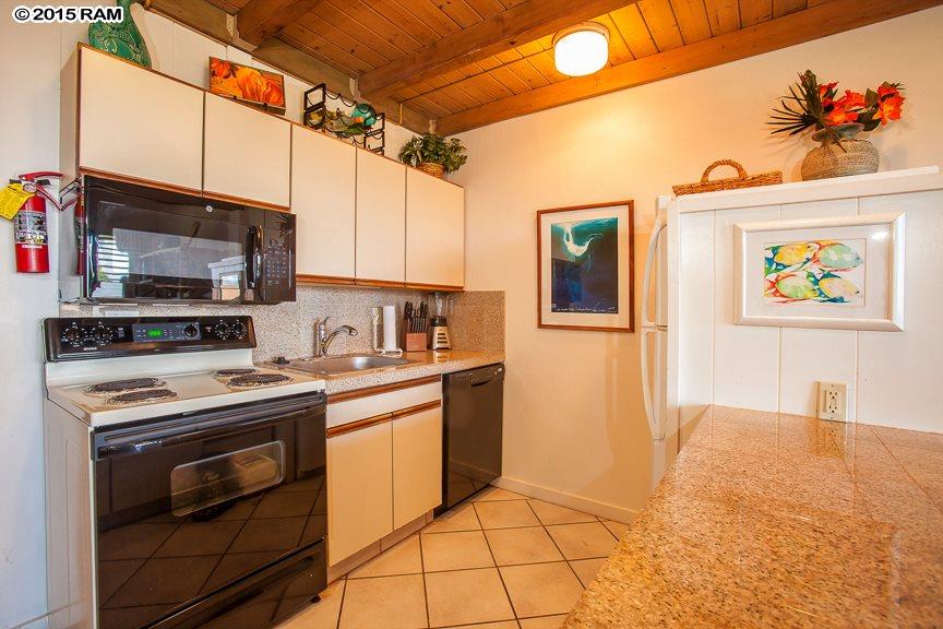 Mahina Surf condo # 218, Lahaina, Hawaii - photo 14 of 28