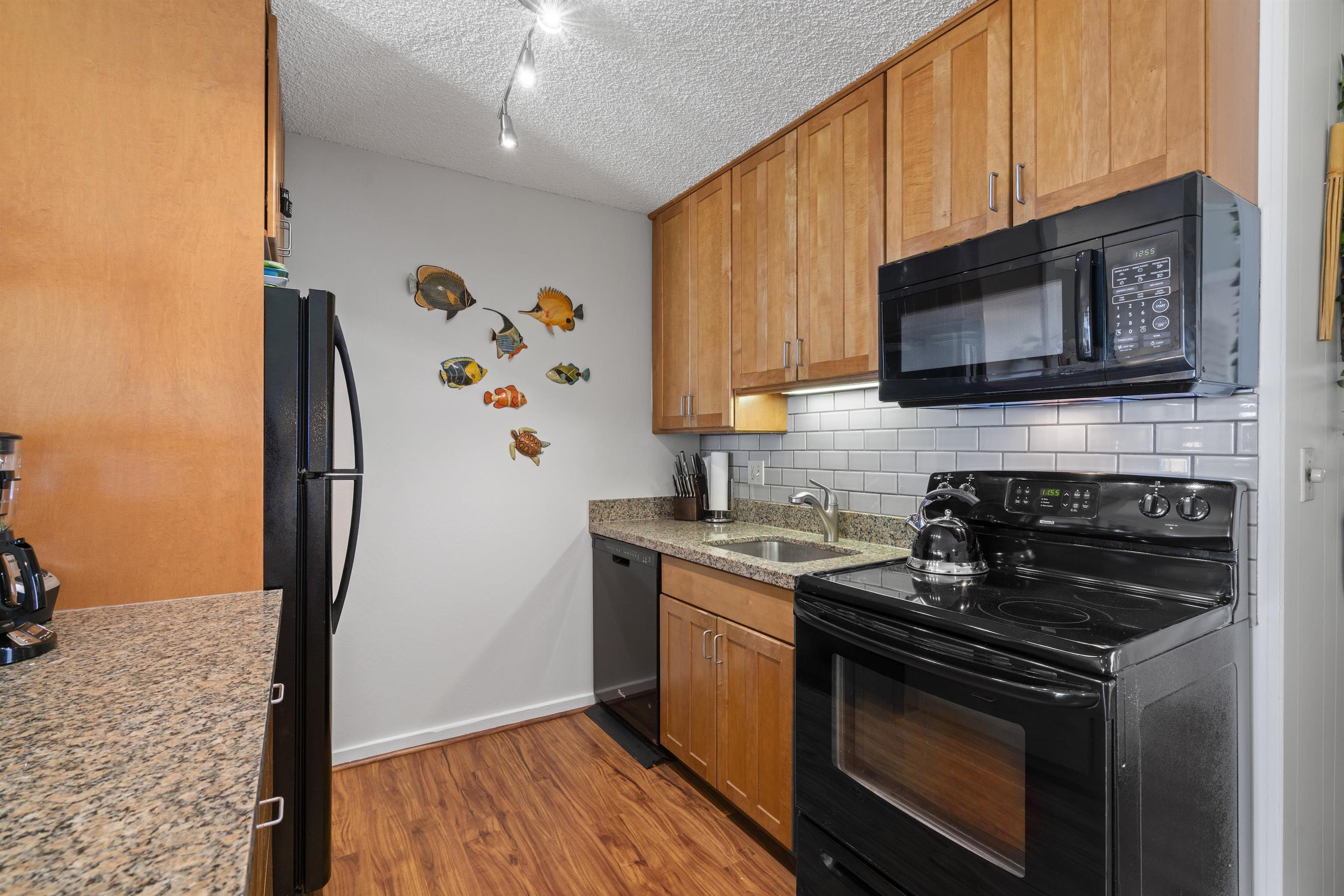 Mahina Surf condo # 113, Lahaina, Hawaii - photo 15 of 23