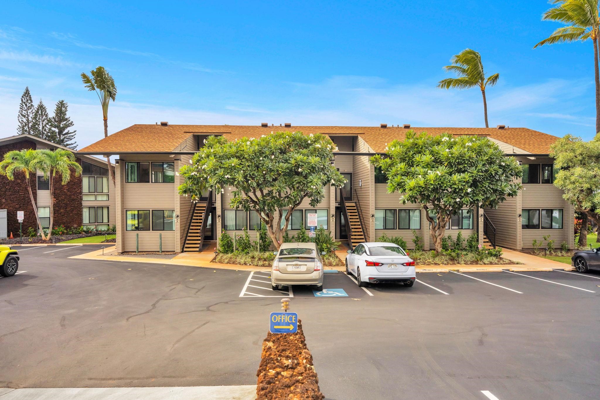 Mahina Surf condo # 116, Lahaina, Hawaii - photo 36 of 38