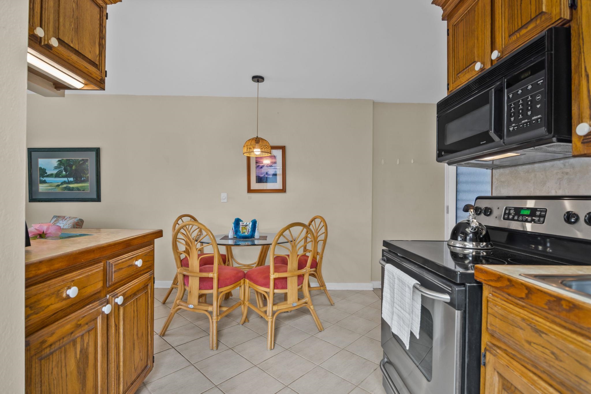 Mahina Surf condo # 116, Lahaina, Hawaii - photo 22 of 38