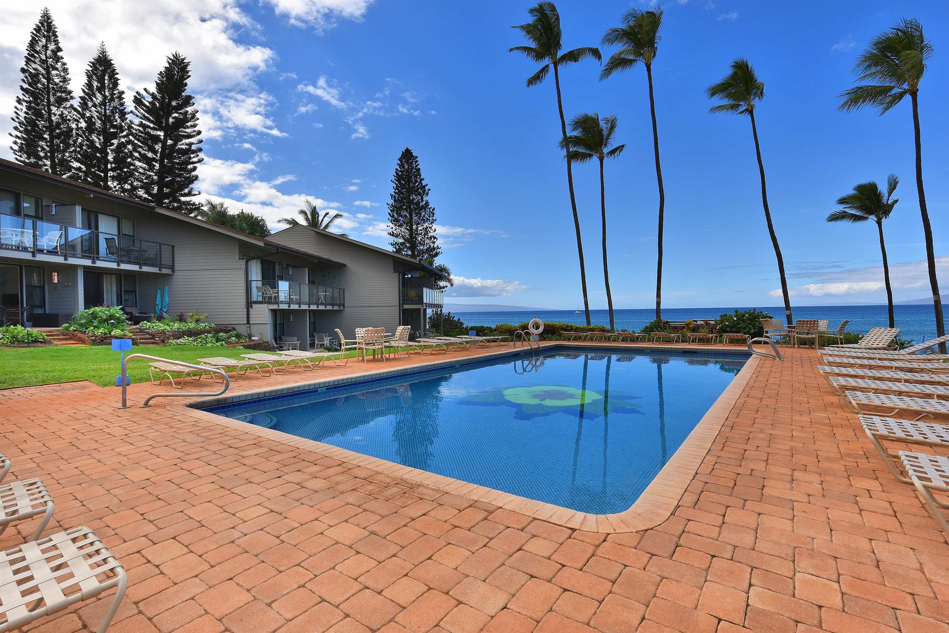 Mahina Surf condo # 123, Lahaina, Hawaii - photo 17 of 31