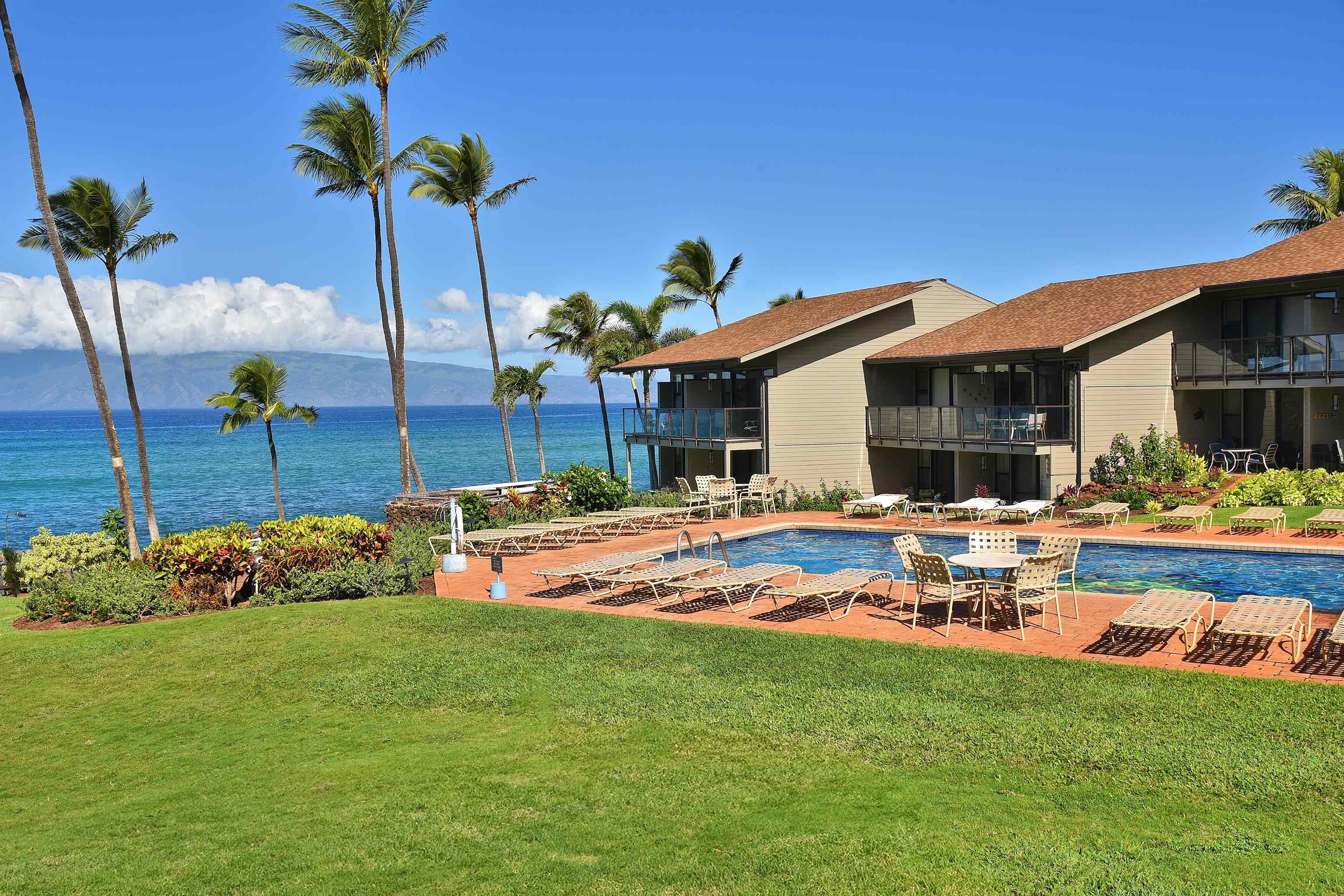 Mahina Surf condo # 123, Lahaina, Hawaii - photo 20 of 31
