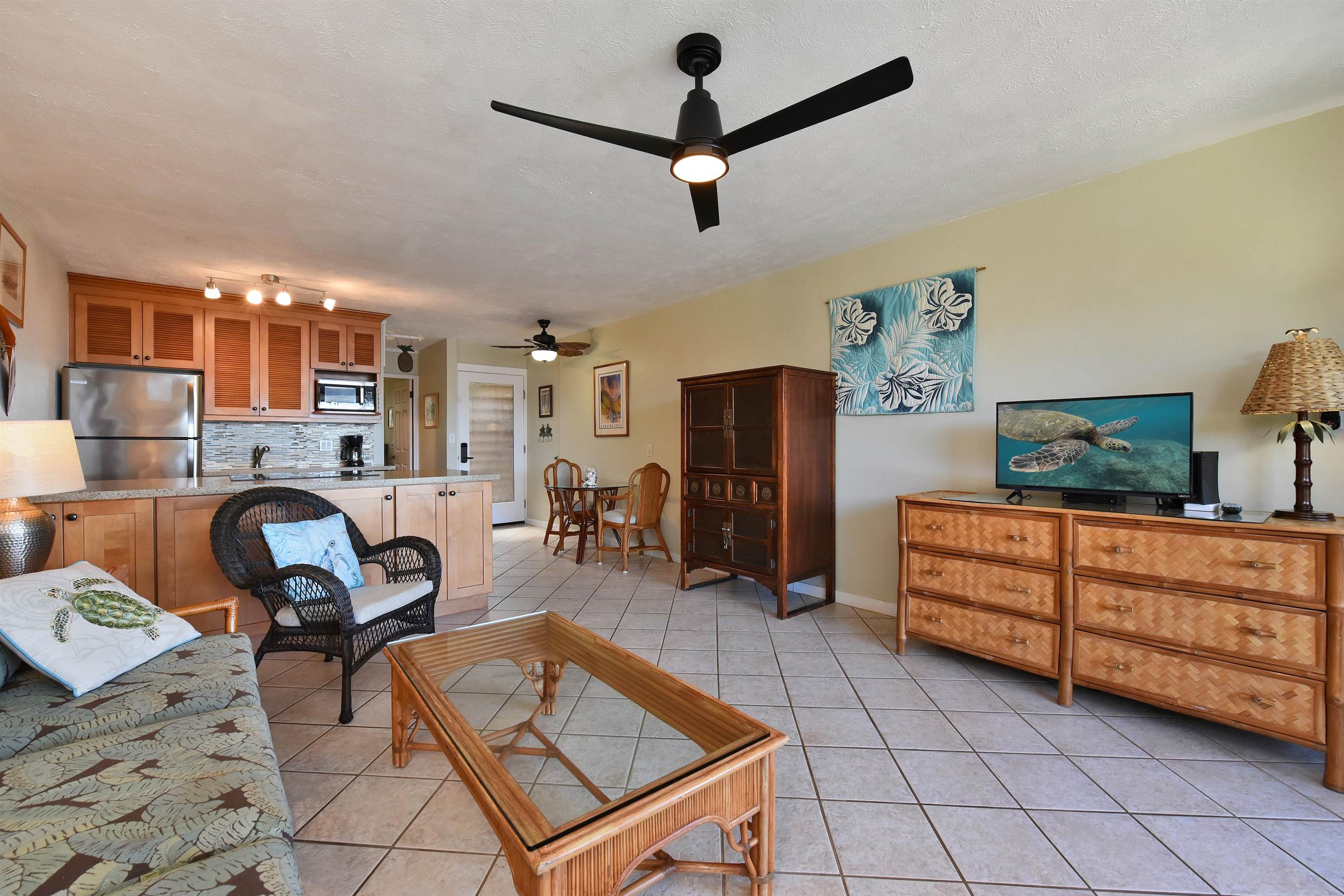 Mahina Surf condo # 123, Lahaina, Hawaii - photo 6 of 31