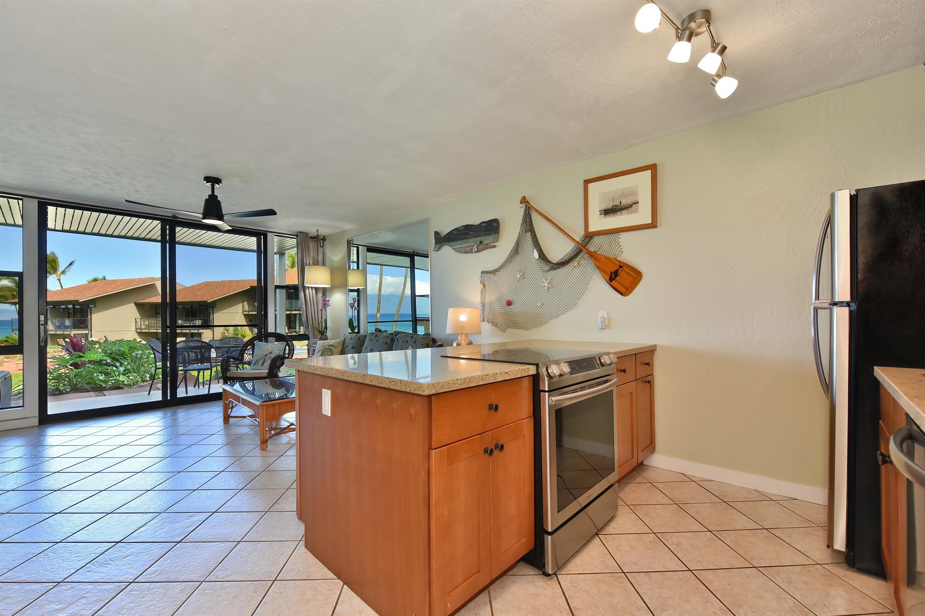 Mahina Surf condo # 123, Lahaina, Hawaii - photo 7 of 31