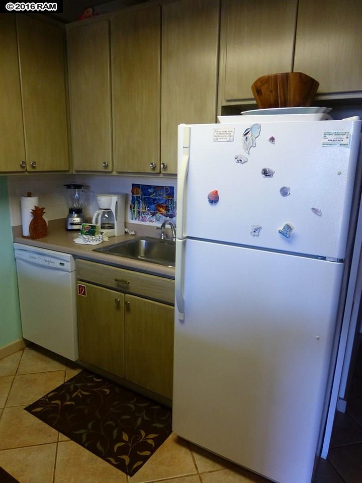 Mahina Surf condo # 207, Lahaina, Hawaii - photo 11 of 25