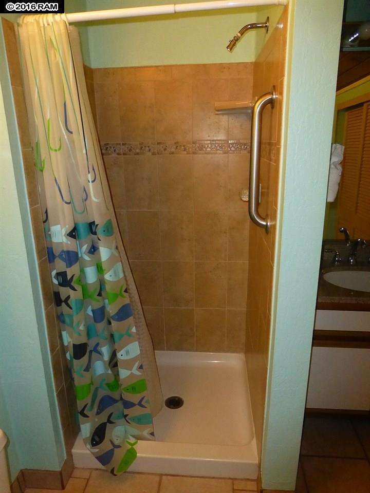 Mahina Surf condo # 207, Lahaina, Hawaii - photo 23 of 25