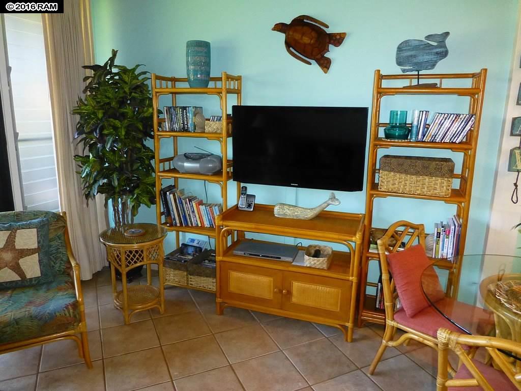 Mahina Surf condo # 207, Lahaina, Hawaii - photo 6 of 25