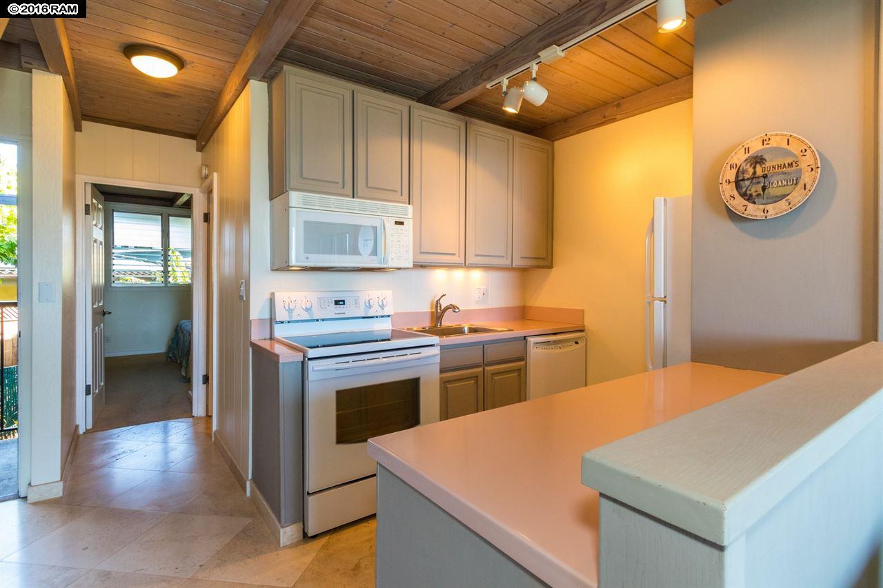 Mahina Surf condo # 208, Lahaina, Hawaii - photo 9 of 30