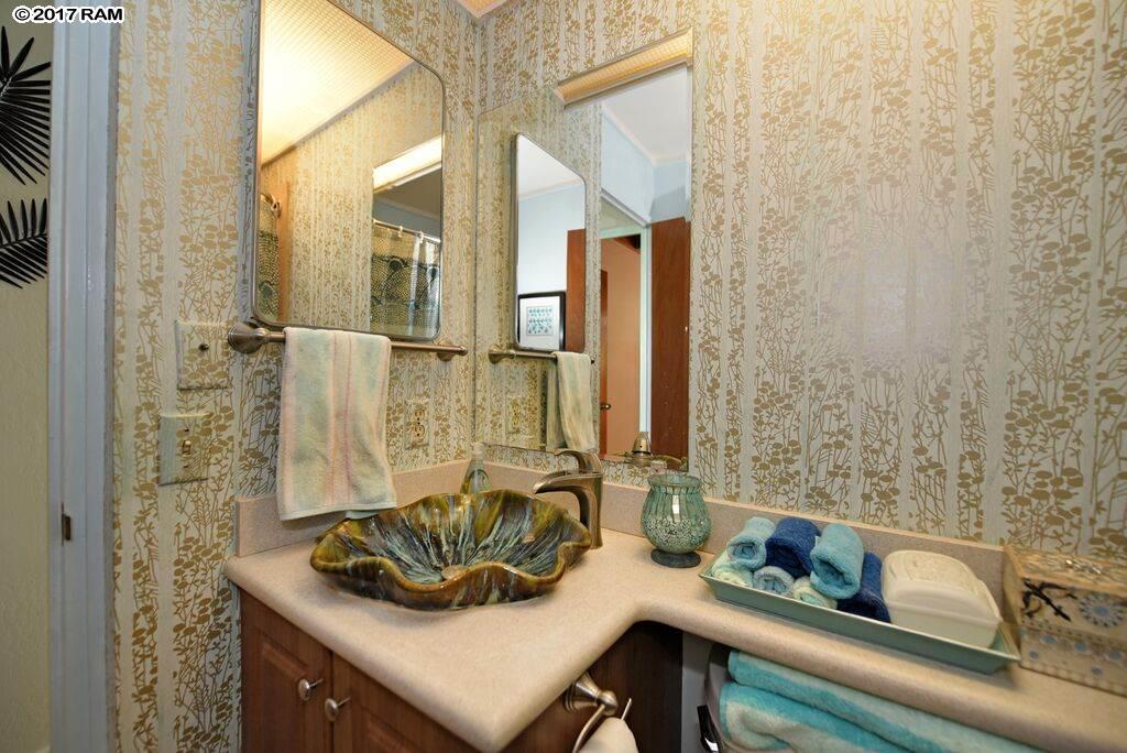 Mahina Surf condo # 215, Lahaina, Hawaii - photo 13 of 16