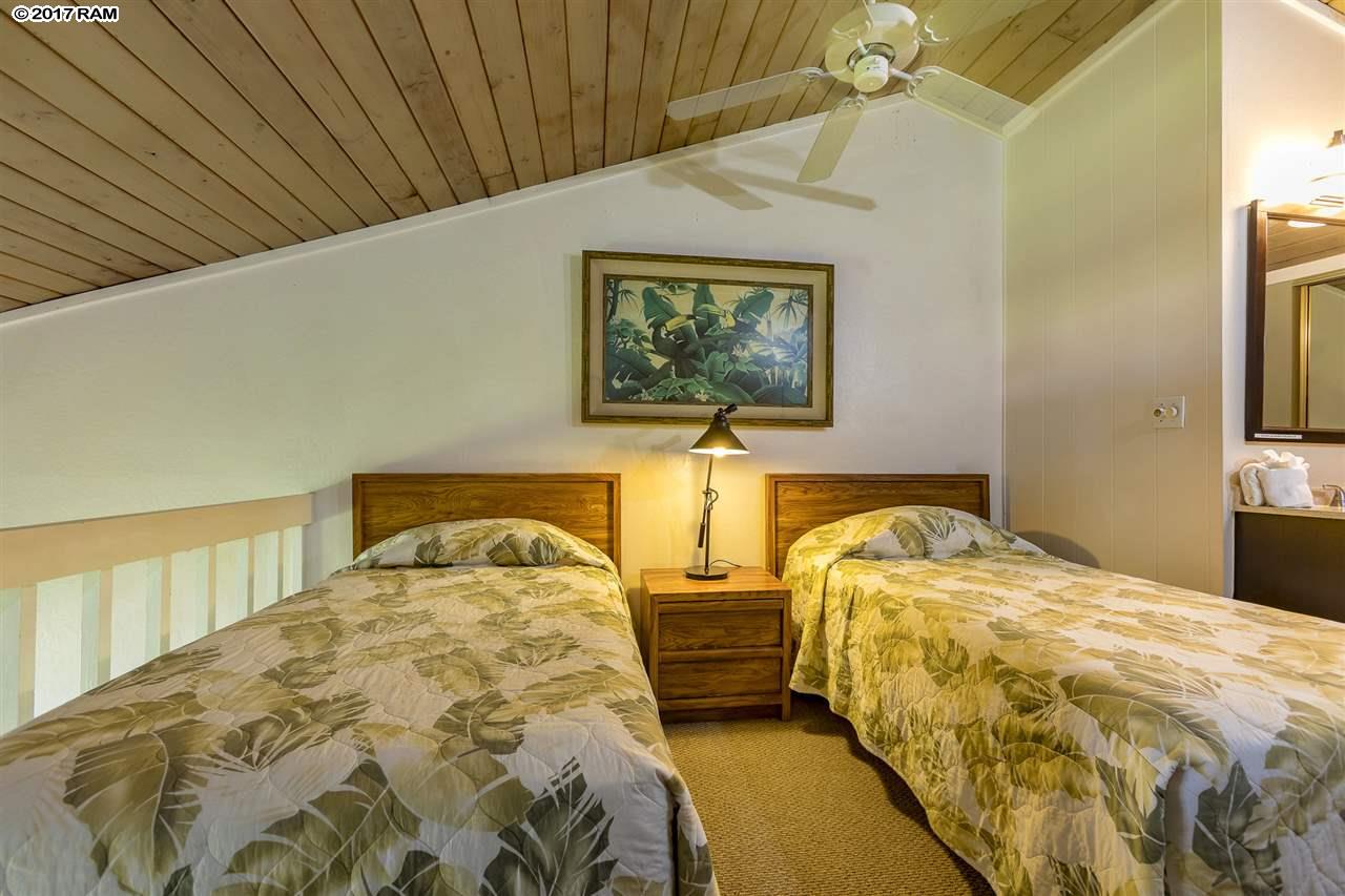 Mahina Surf condo # 221, Lahaina, Hawaii - photo 19 of 30