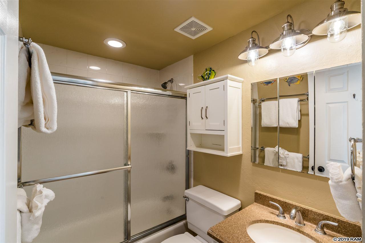 Mahina Surf condo # 222, Lahaina, Hawaii - photo 17 of 25