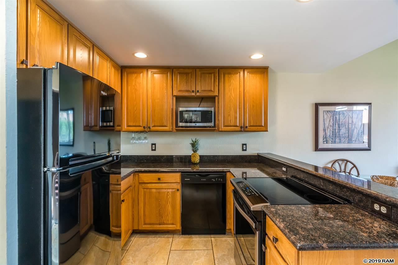 Mahina Surf condo # 222, Lahaina, Hawaii - photo 7 of 25