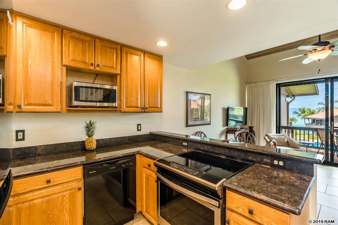 Mahina Surf condo # 222, Lahaina, Hawaii - photo 8 of 25