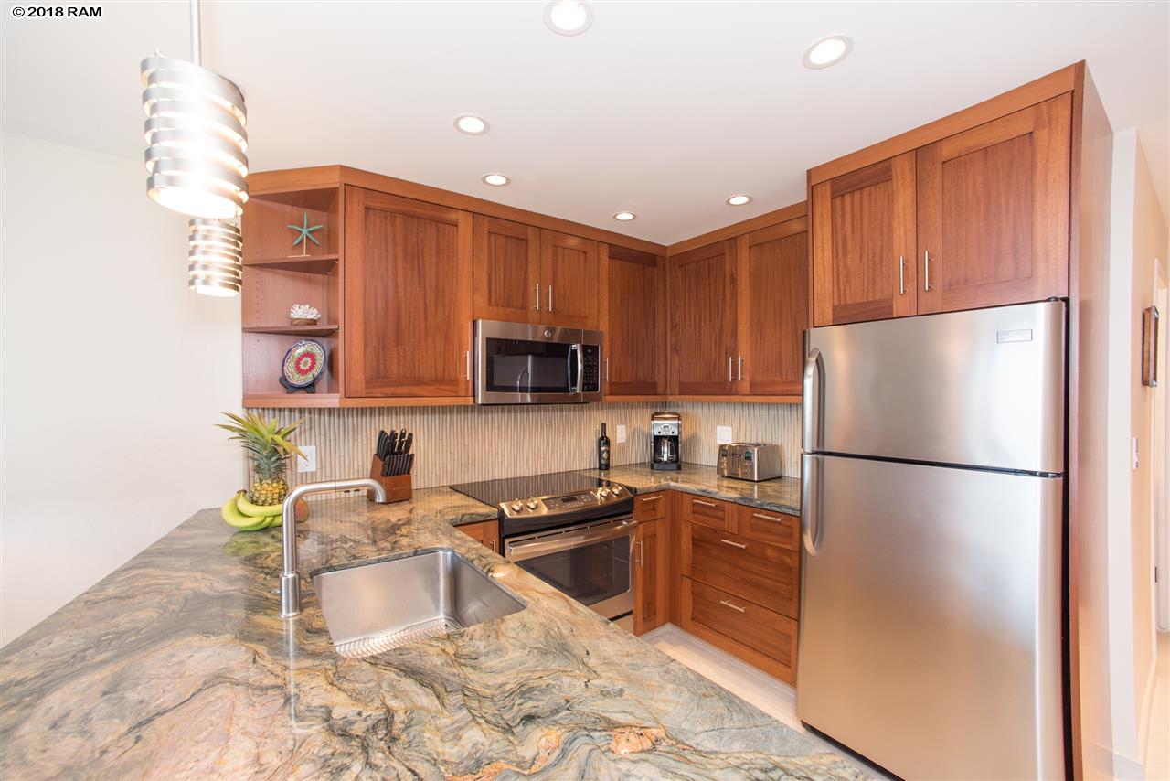 Mahina Surf condo # 223, Lahaina, Hawaii - photo 4 of 30