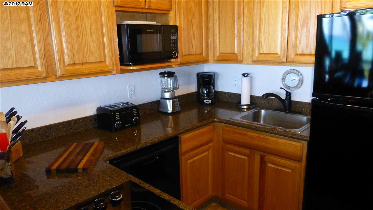 Mahina Surf condo # 227, Lahaina, Hawaii - photo 8 of 30