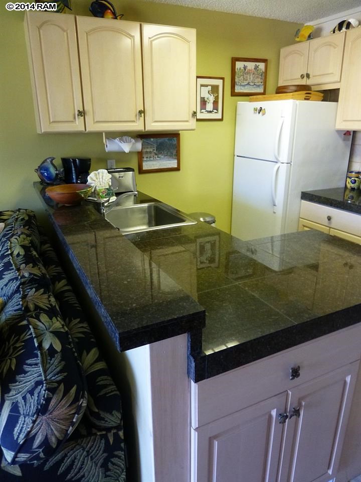 Mahina Surf condo # 107, Lahaina, Hawaii - photo 11 of 29