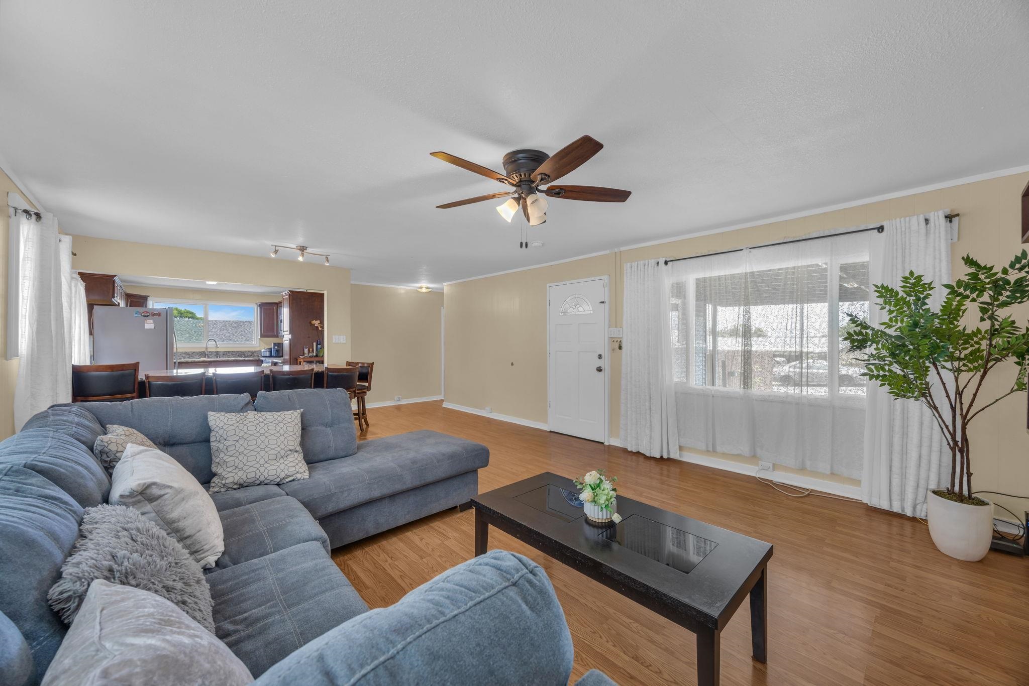 406  Ano St , Kahului home - photo 2 of 37
