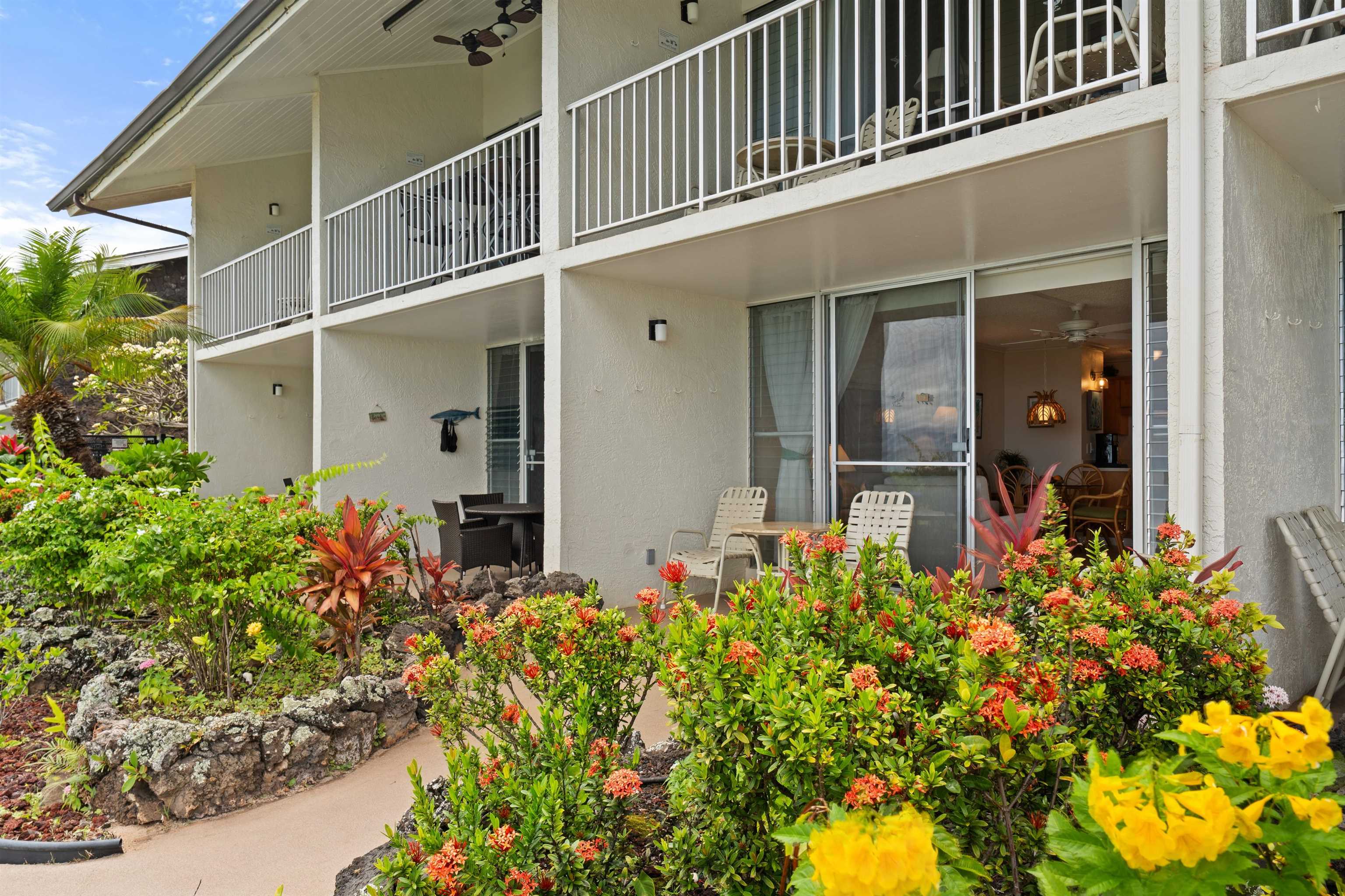 Napili Sunset condo # 119, Lahaina, Hawaii - photo 11 of 15