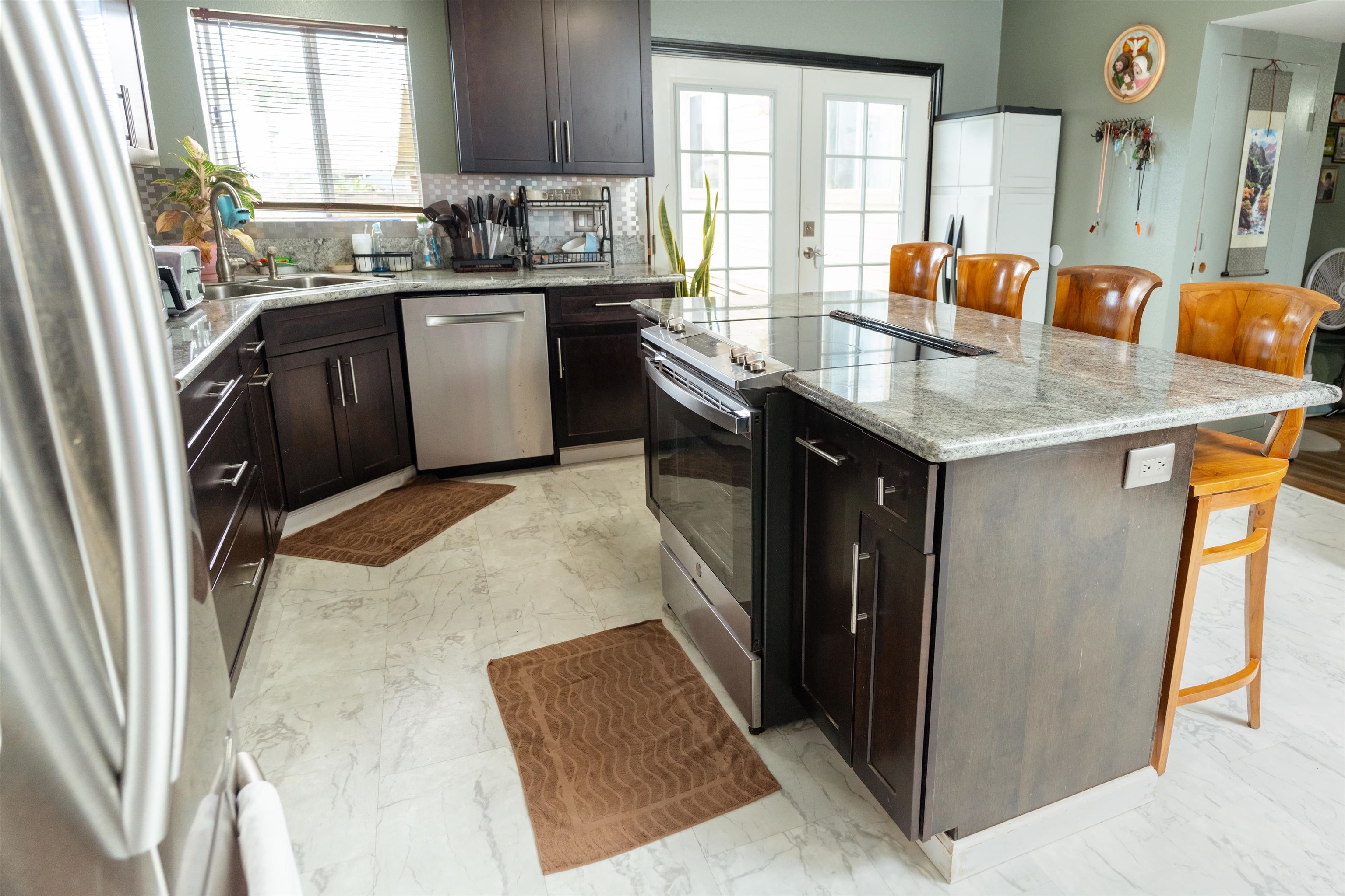 411  Iliahi St , Lanai home - photo 5 of 24