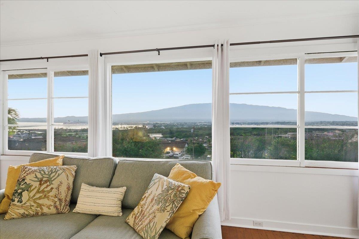 417  Liholiho St Old Sand Hills, Wailuku home - photo 2 of 50