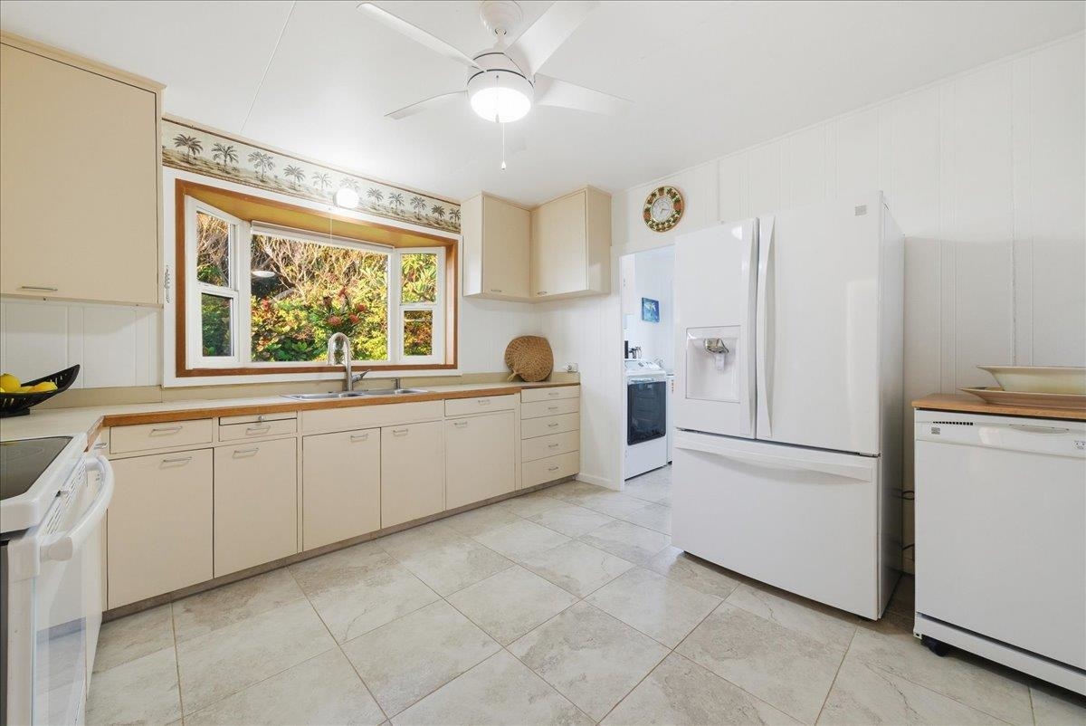 417  Liholiho St Old Sand Hills, Wailuku home - photo 13 of 50