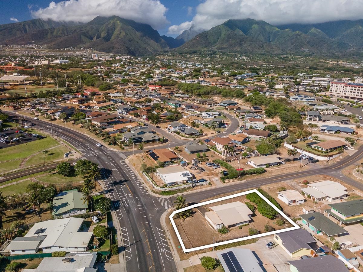 418  Lihi St , Kahului home - photo 2 of 40