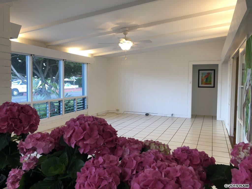 421  Pualani St , Wailuku home - photo 6 of 21