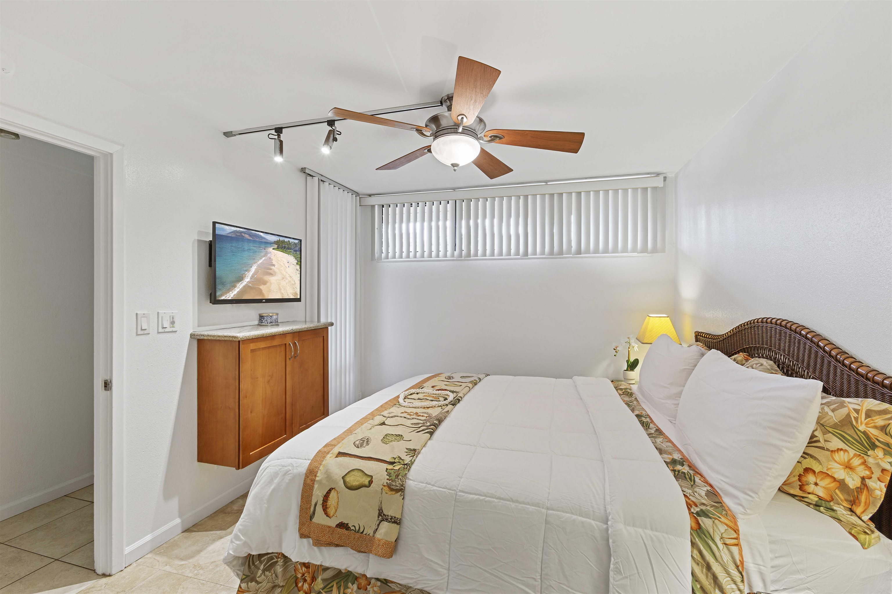 Kahana Villa condo # E 210, Lahaina, Hawaii - photo 9 of 44