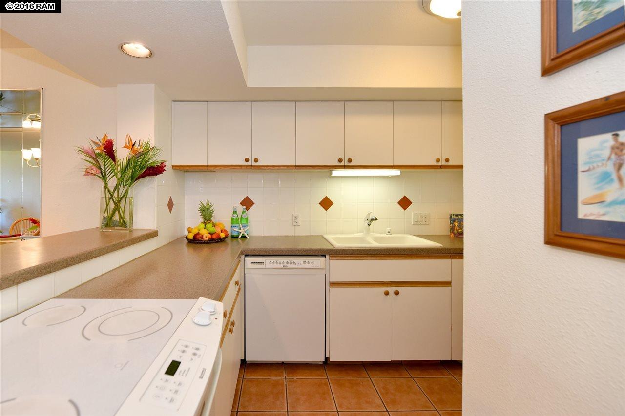 Kahana Villa condo # F203, Lahaina, Hawaii - photo 9 of 22