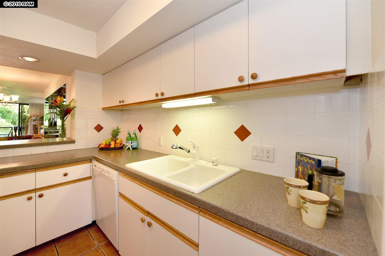 Kahana Villa condo # F203, Lahaina, Hawaii - photo 10 of 22