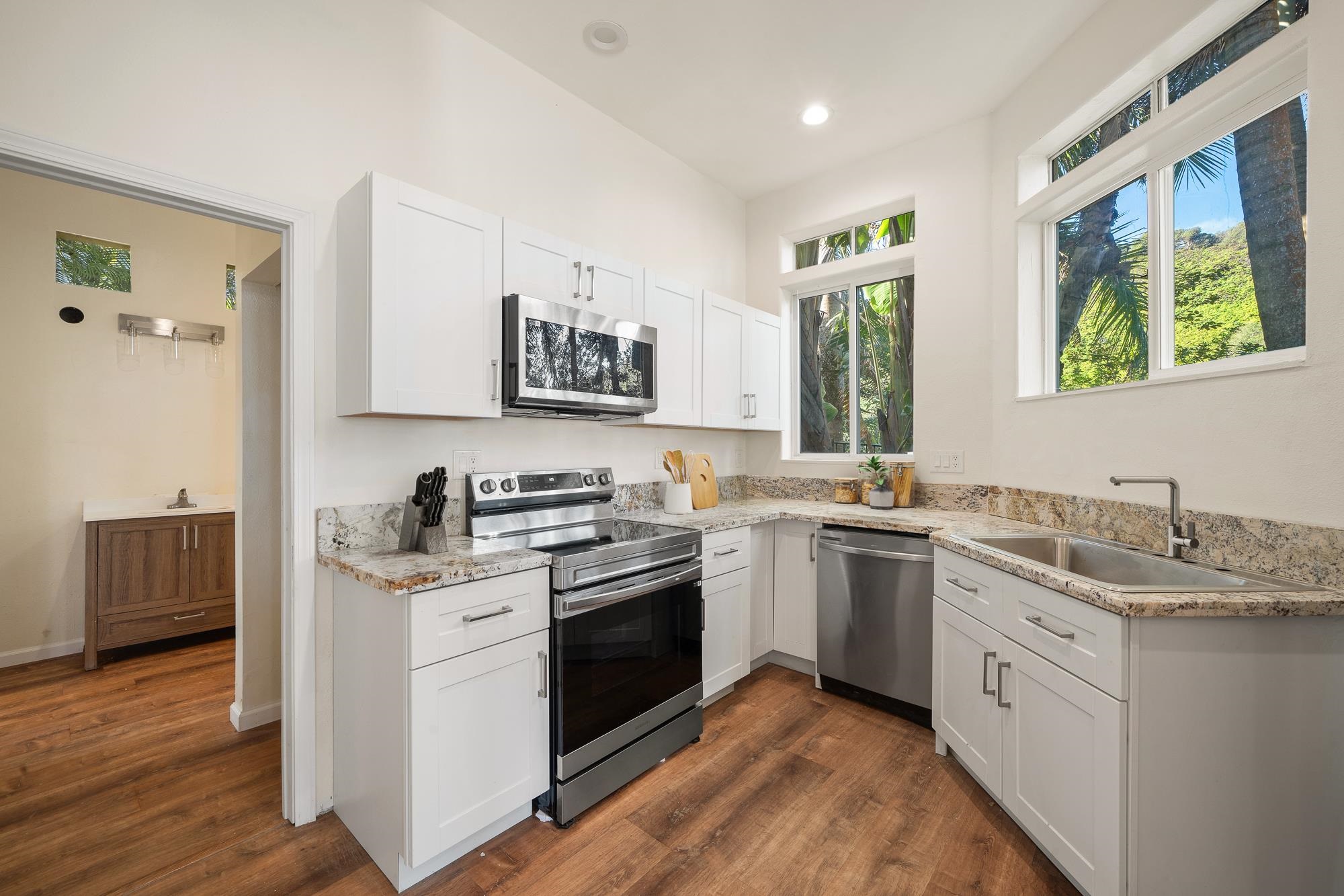 425  Kaukini Loop Cliffs At Kahakulo, Kahakuloa home - photo 14 of 37