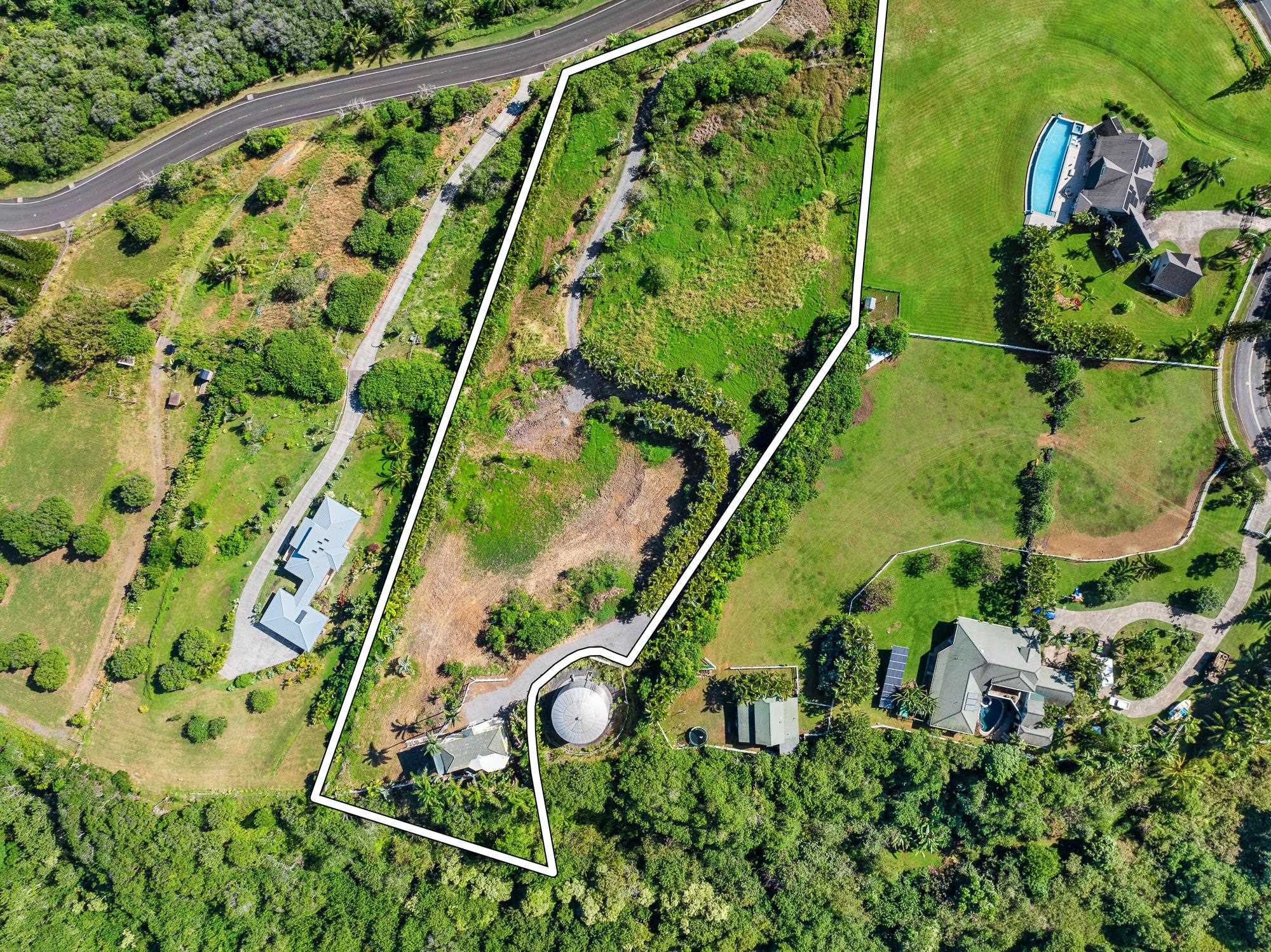 425  Kaukini Loop Cliffs At Kahakulo, Kahakuloa home - photo 4 of 37