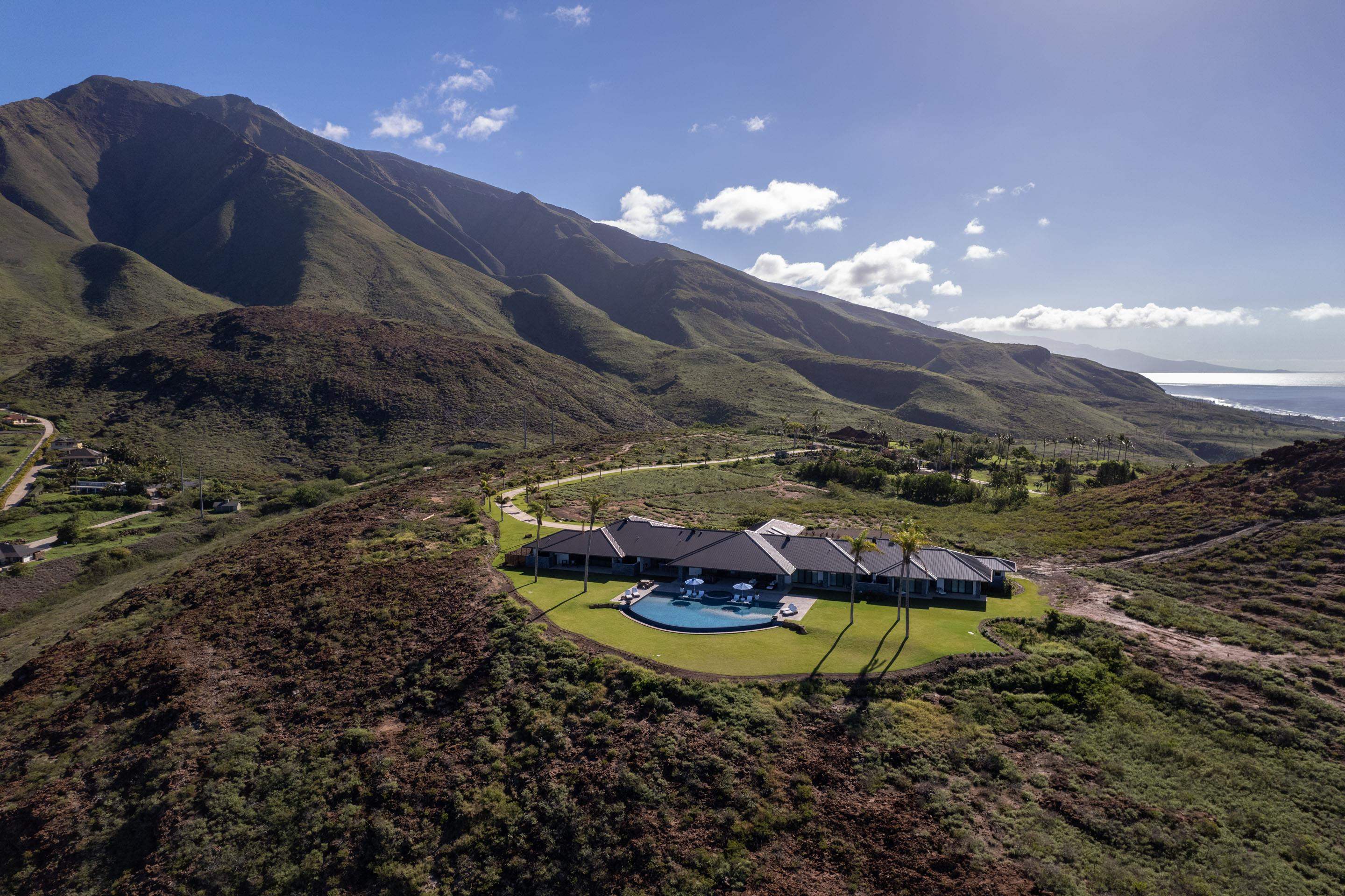 426  Wailau Pl Launiupoko, Lahaina home - photo 2 of 50