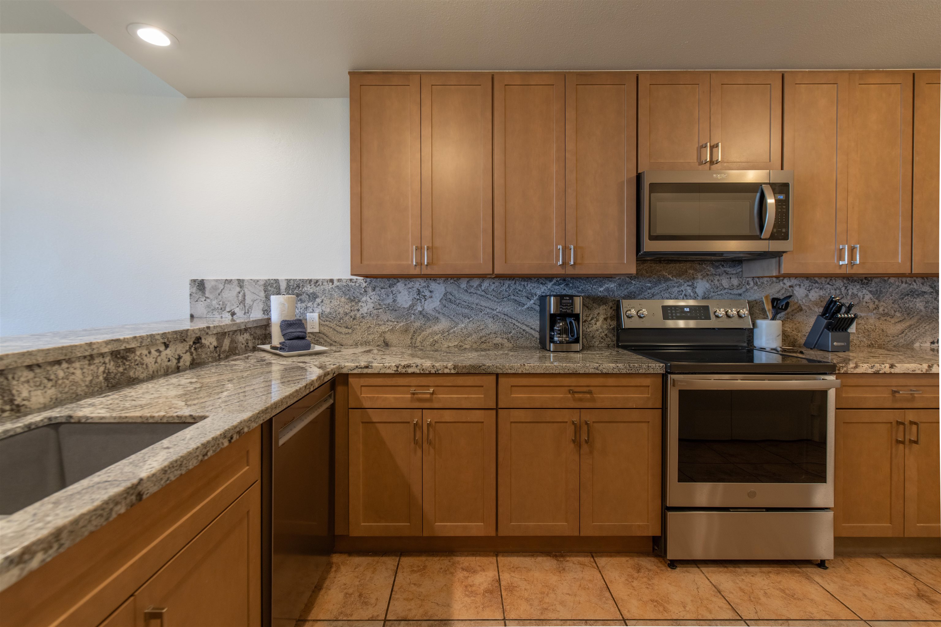 Sands of Kahana condo # 134, Lahaina, Hawaii - photo 5 of 50