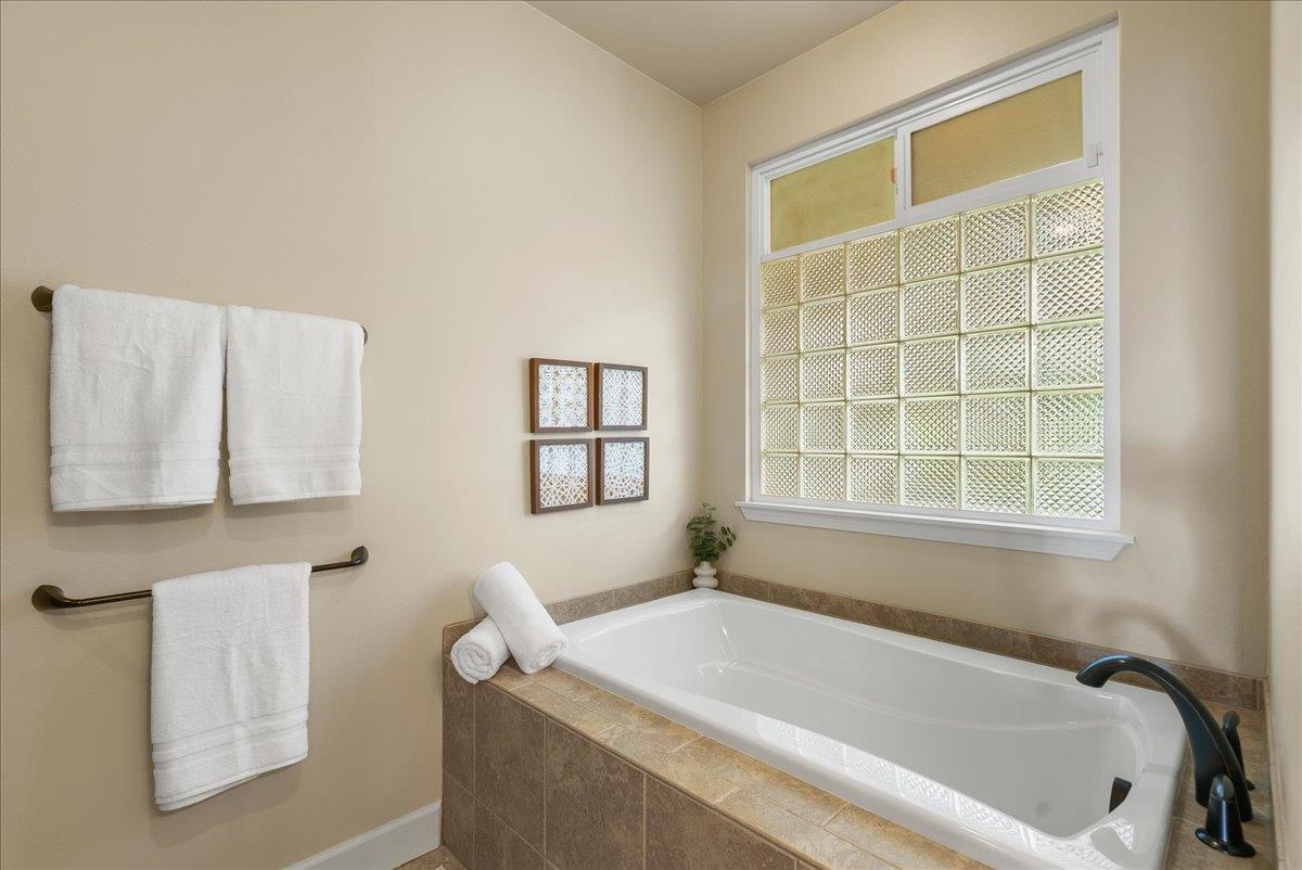 Villas at Kehalani condo # 1602, Wailuku, Hawaii - photo 32 of 47