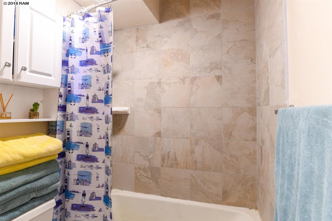 Kahana Manor condo # 201, Lahaina, Hawaii - photo 15 of 22