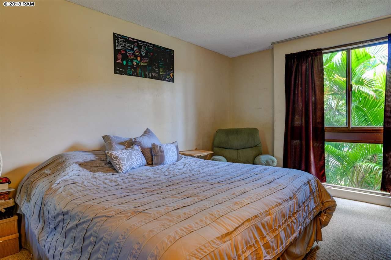 Kahana Manor condo # 201, Lahaina, Hawaii - photo 16 of 22